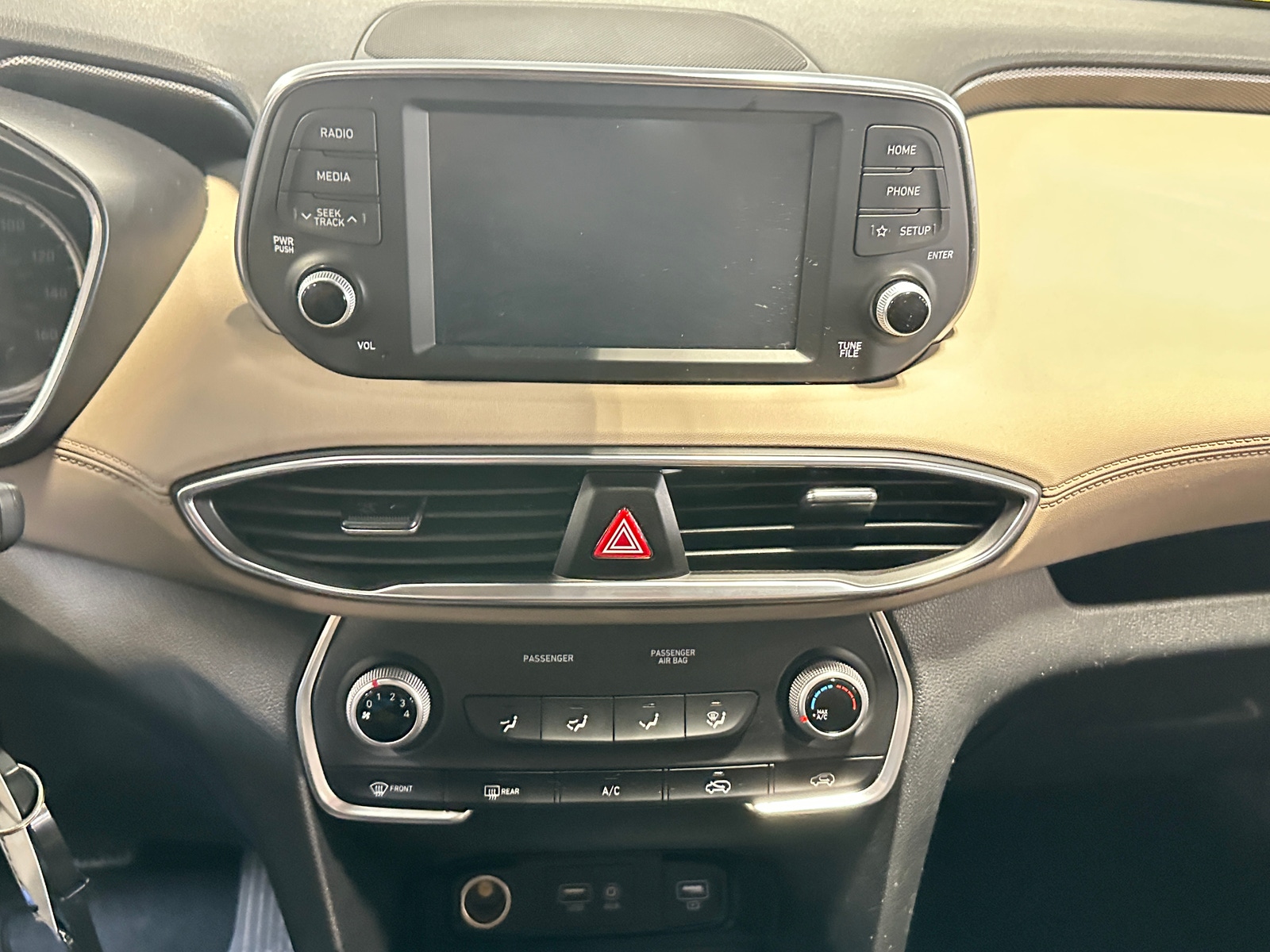 Thumbnail: 2019 Hyundai Santa Fe - 4