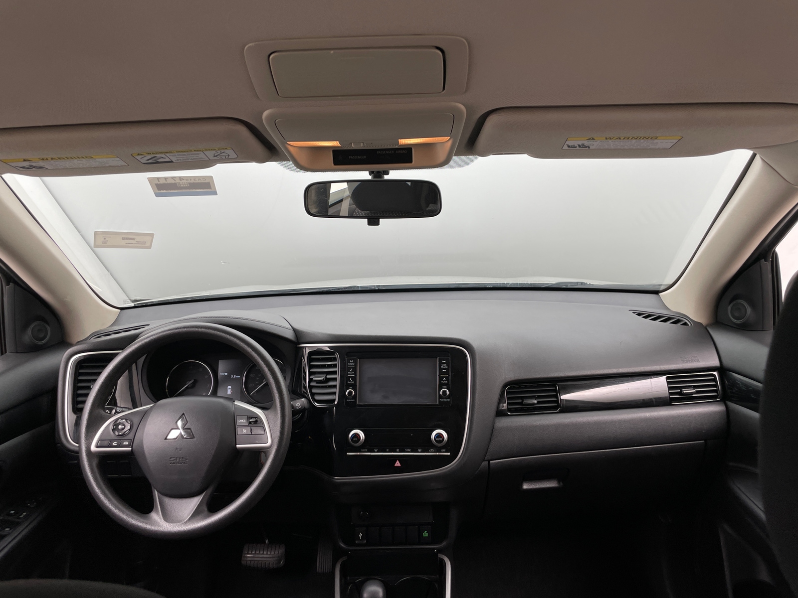 Thumbnail: 2020 Mitsubishi Outlander - 3
