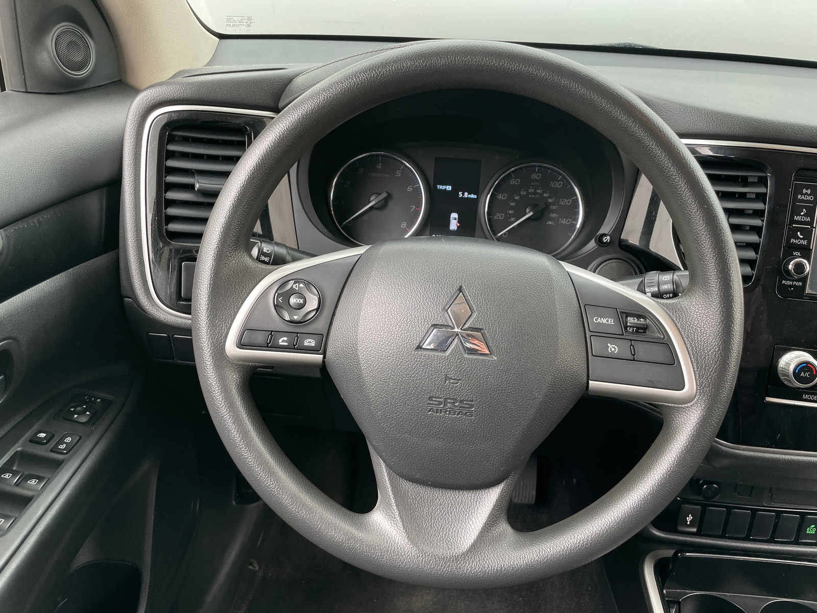 Thumbnail: 2020 Mitsubishi Outlander - 5