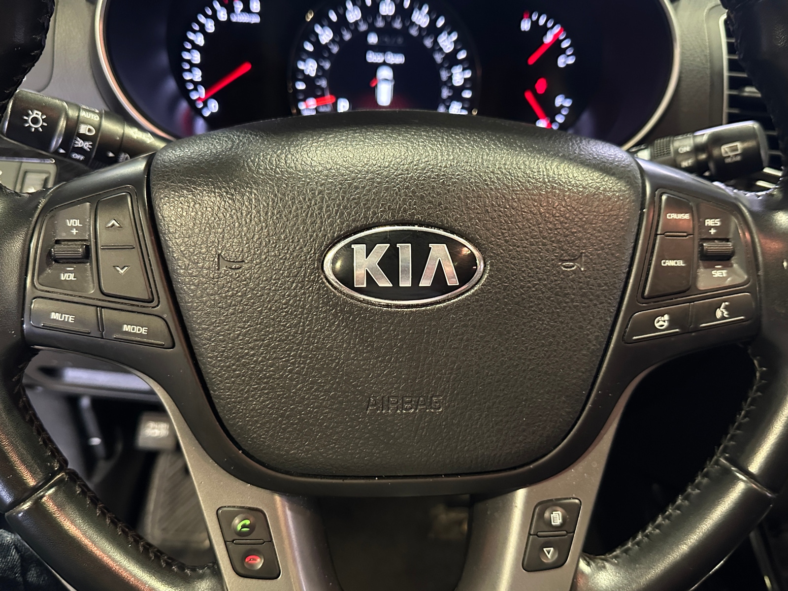 Thumbnail: 2015 Kia Sorento - 4