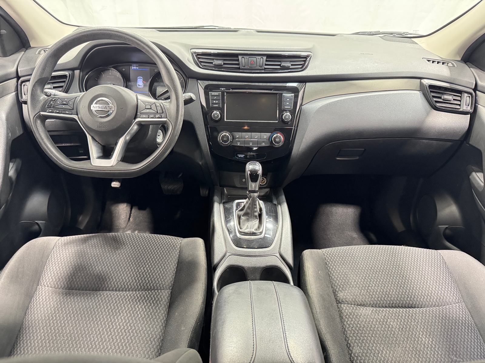 Thumbnail: 2019 Nissan Rogue Sport - 3