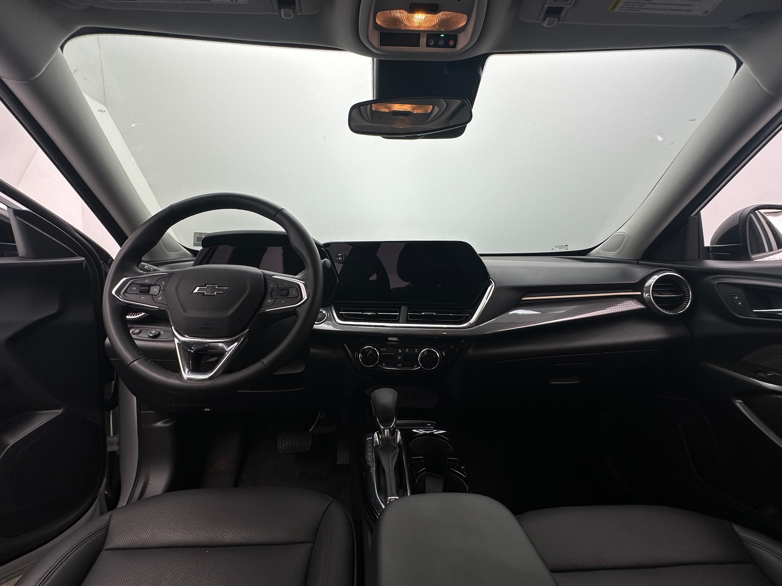 Thumbnail: 2024 Chevrolet Trax - 3