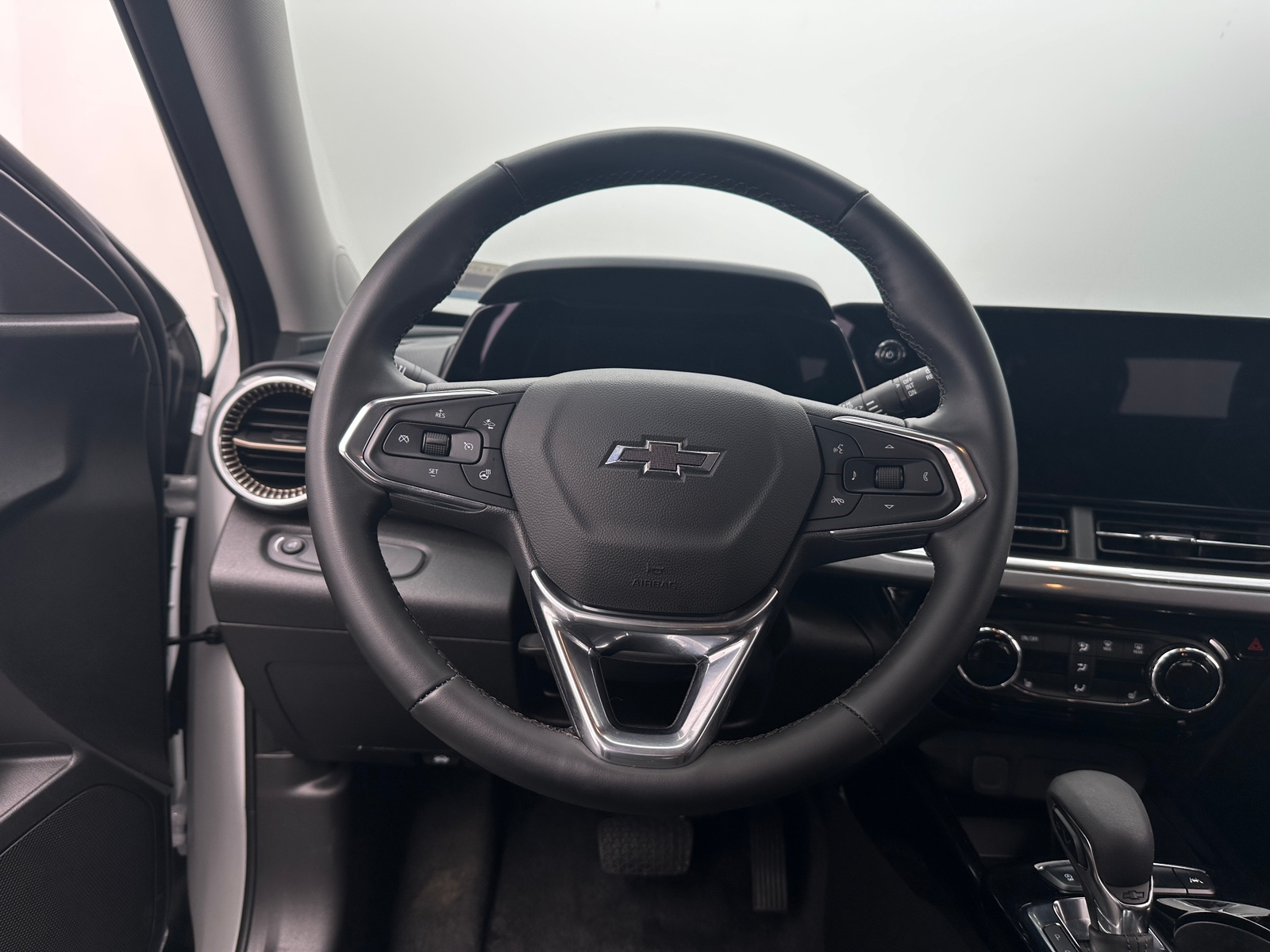 Thumbnail: 2024 Chevrolet Trax - 5