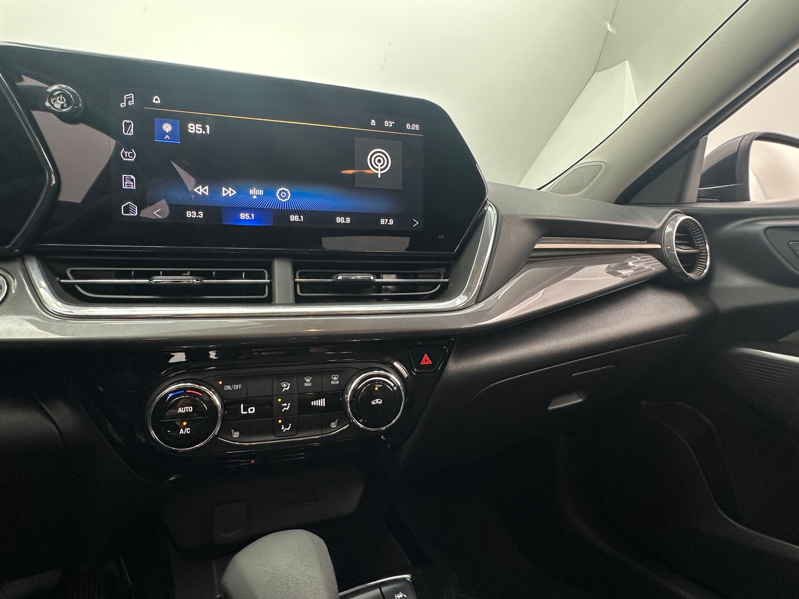 Thumbnail: 2024 Chevrolet Trax - 4