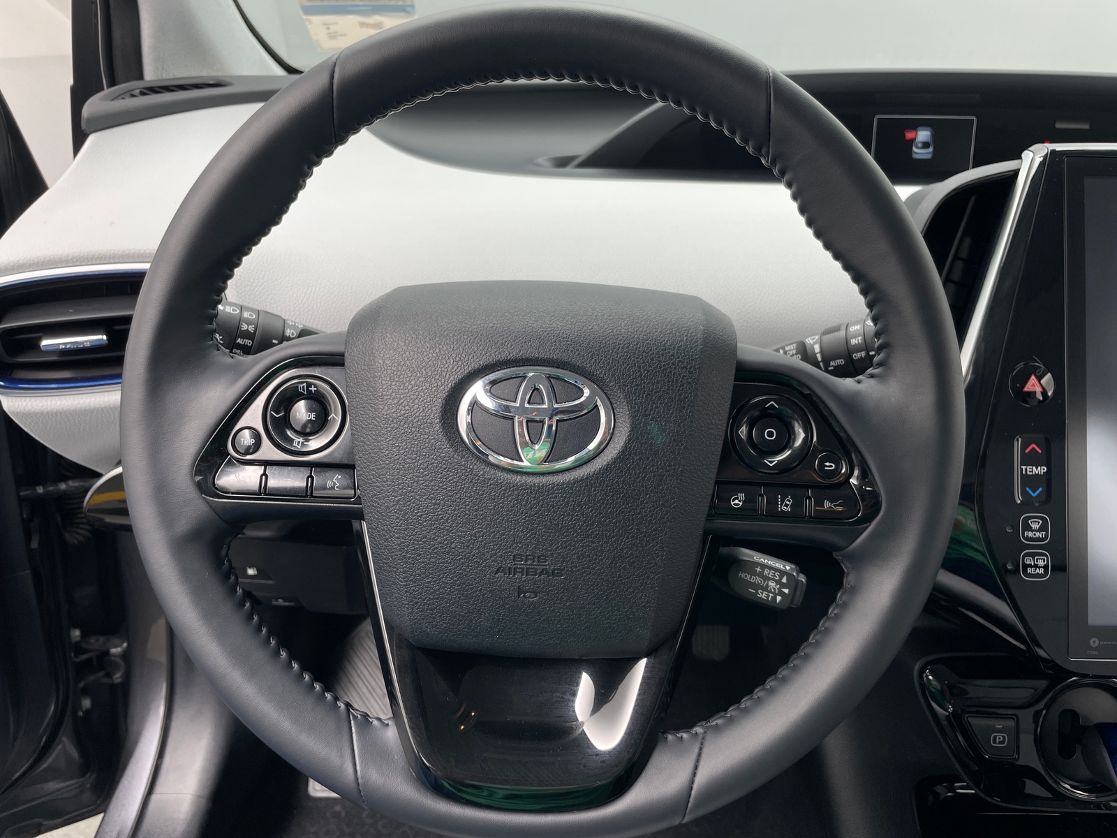 Thumbnail: 2022 Toyota Prius - 4