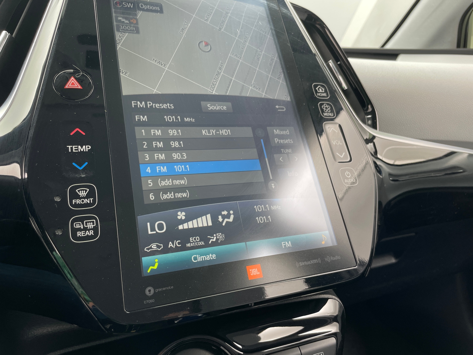 Thumbnail: 2022 Toyota Prius - 3