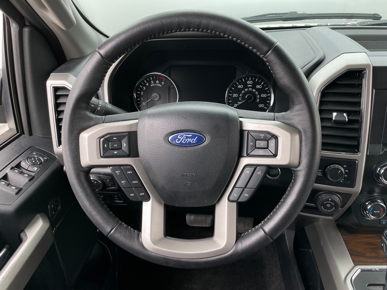Thumbnail: 2019 Ford Econoline - 4