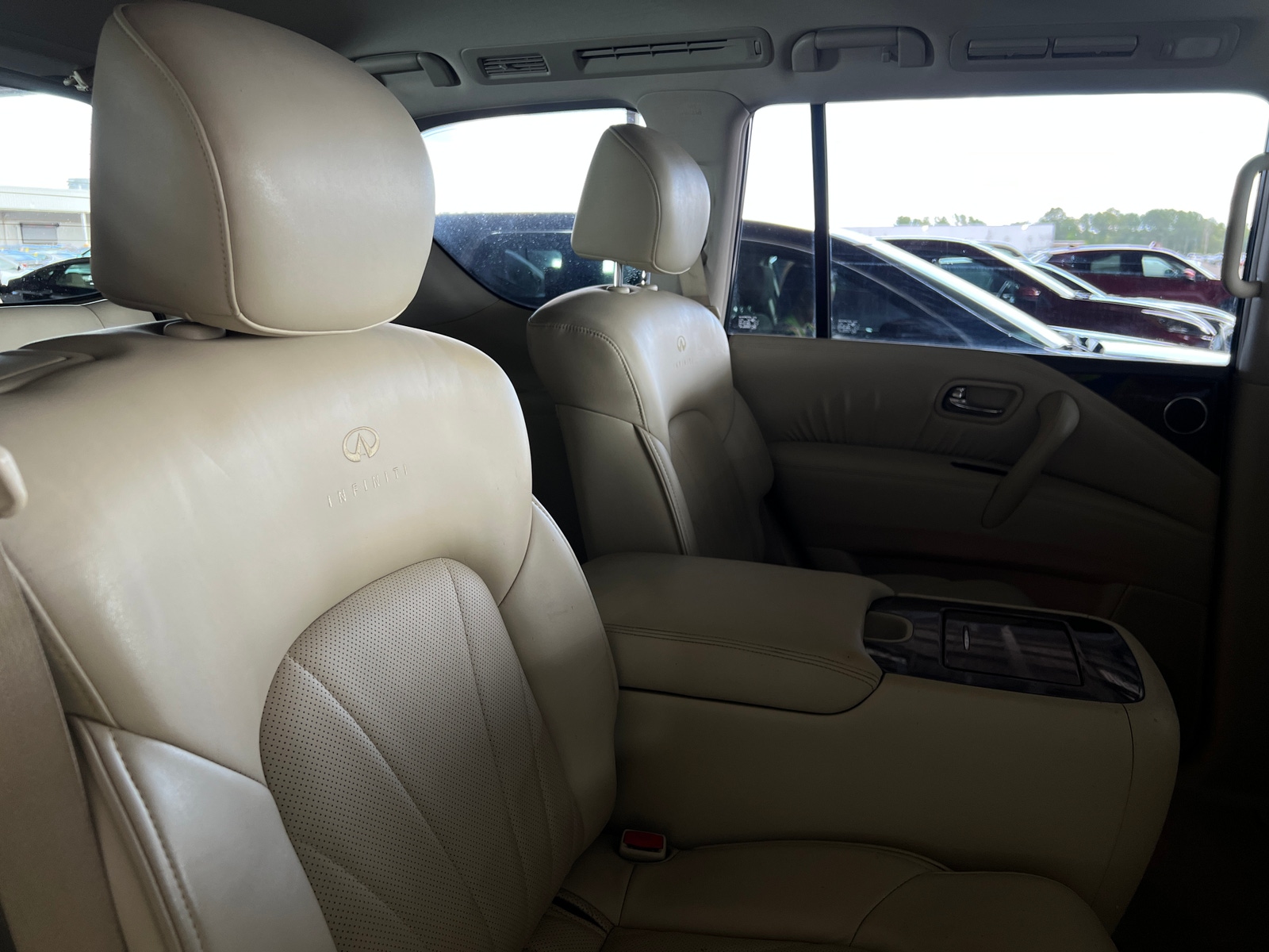 Thumbnail: 2012 INFINITI QX56 - 5