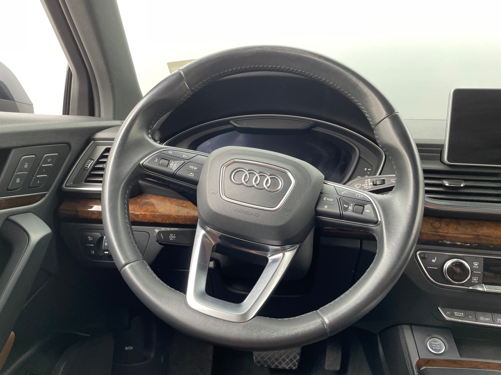 Thumbnail: 2020 Audi Q5 - 4
