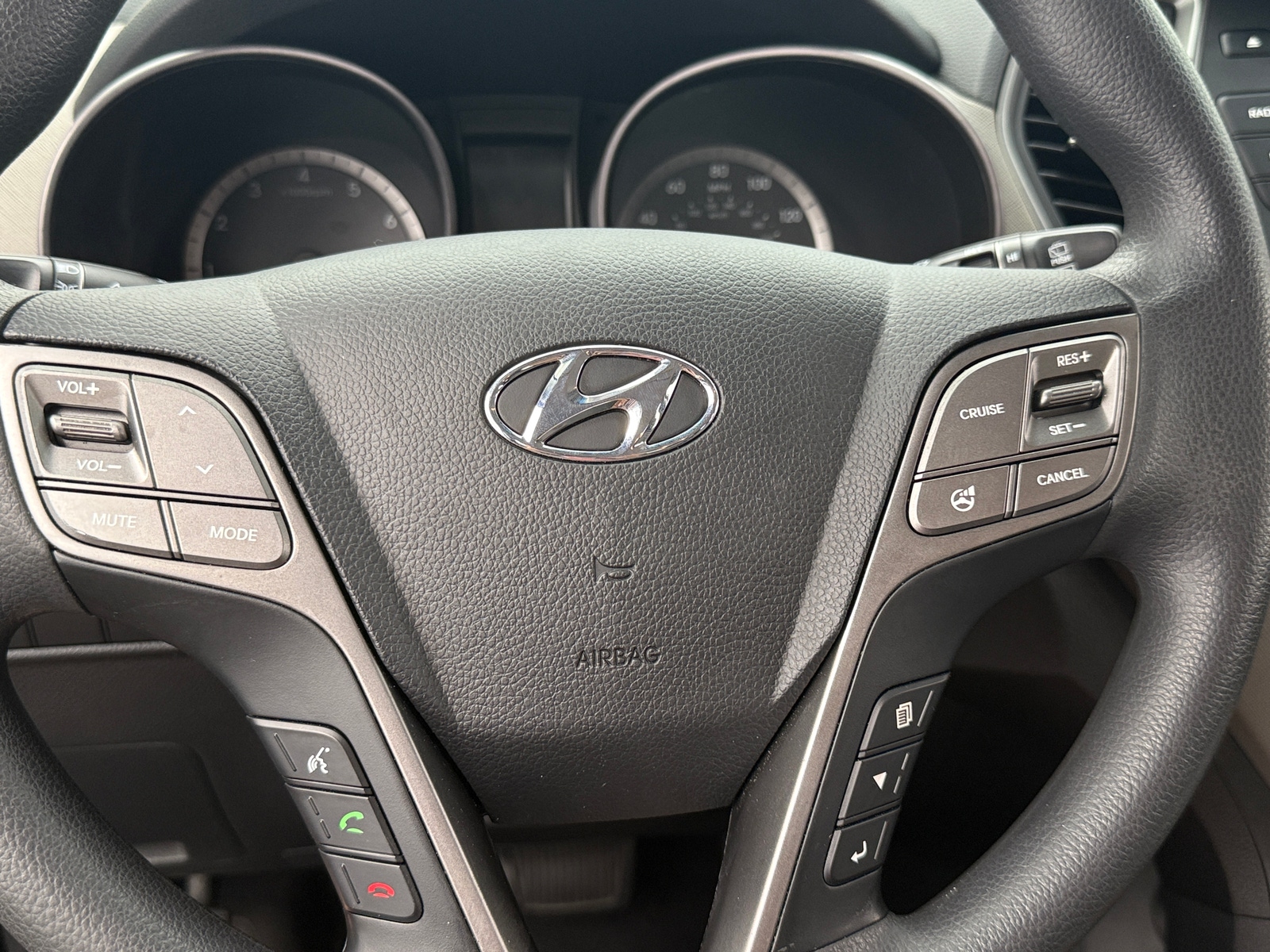 Thumbnail: 2015 Hyundai Santa Fe - 5