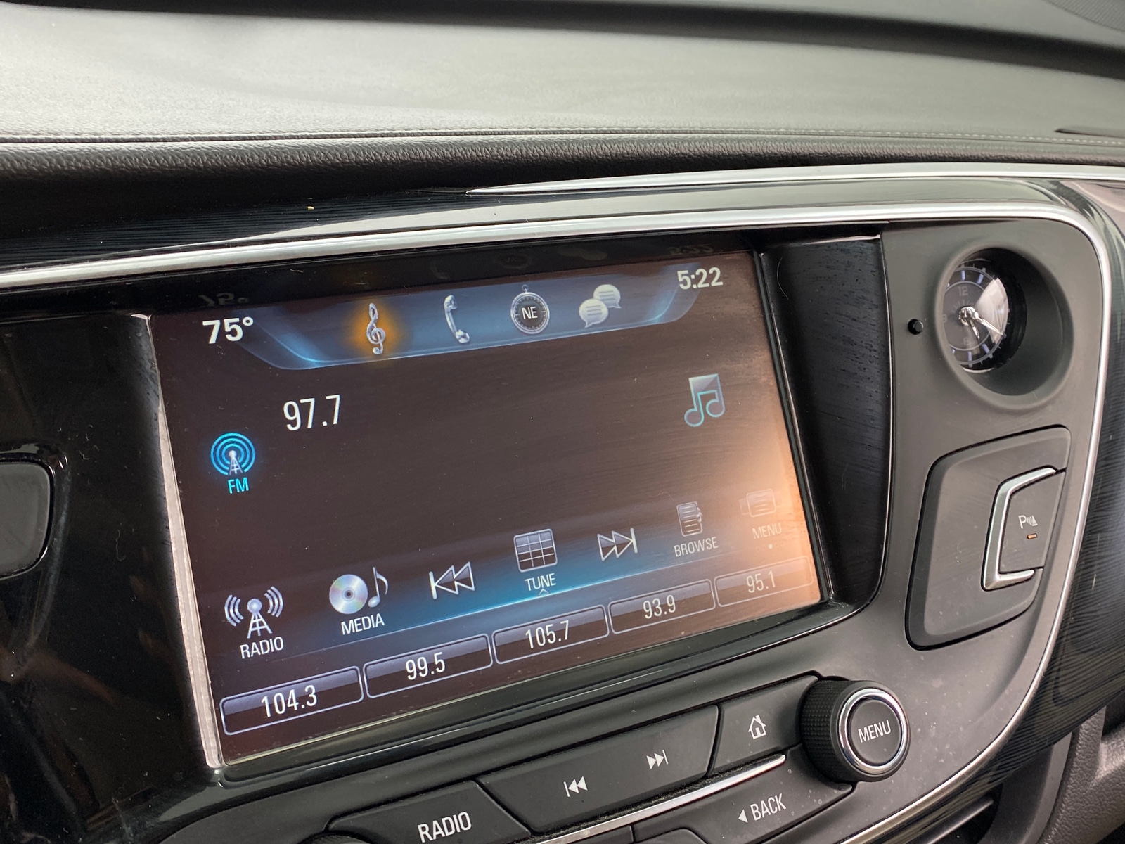 Thumbnail: 2017 Buick Envision - 3