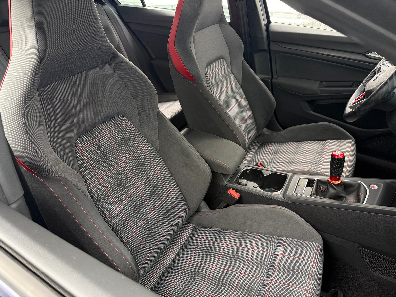 Thumbnail: 2022 Volkswagen Golf - 2
