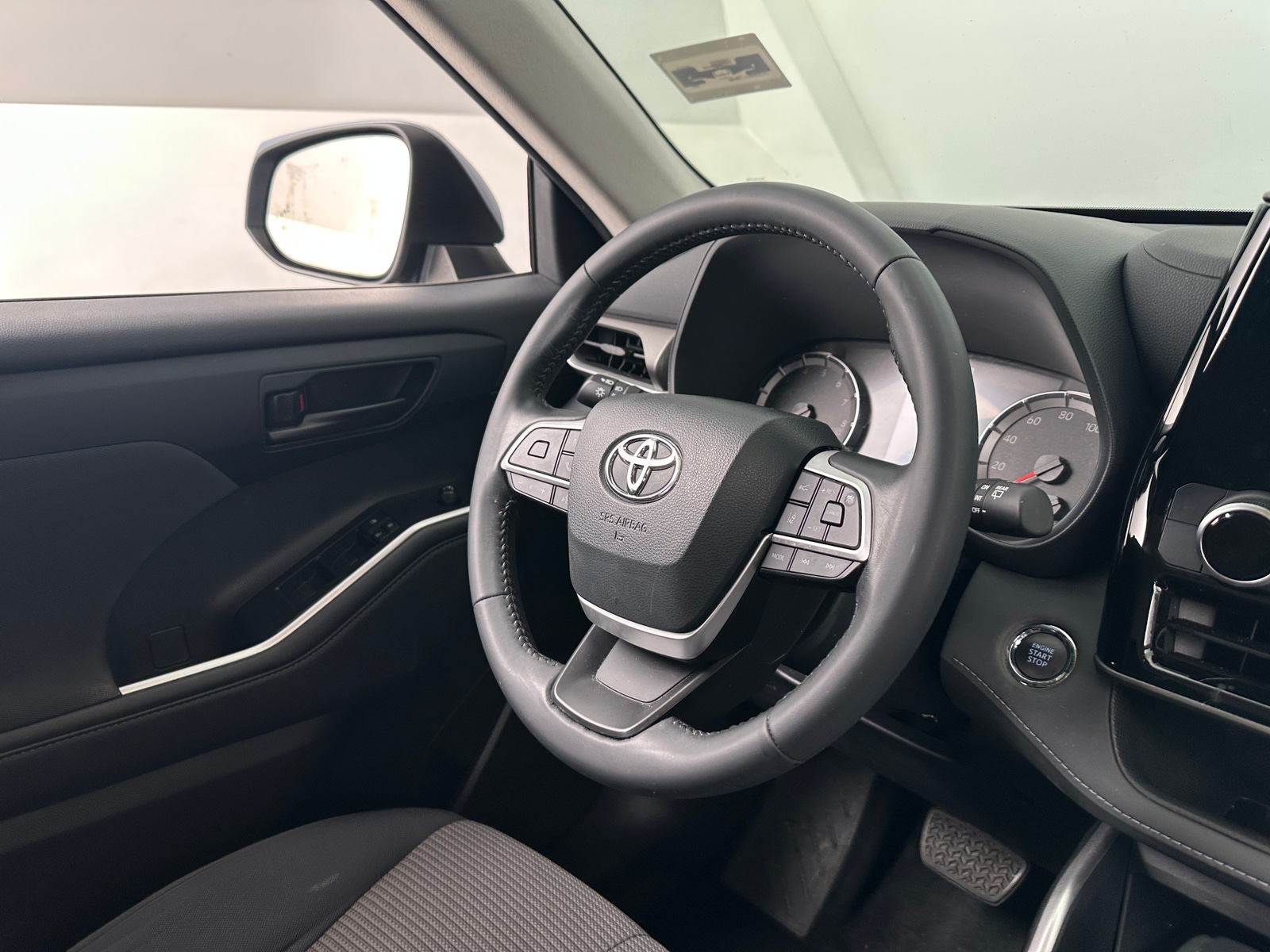 Thumbnail: 2022 Toyota Highlander - 4
