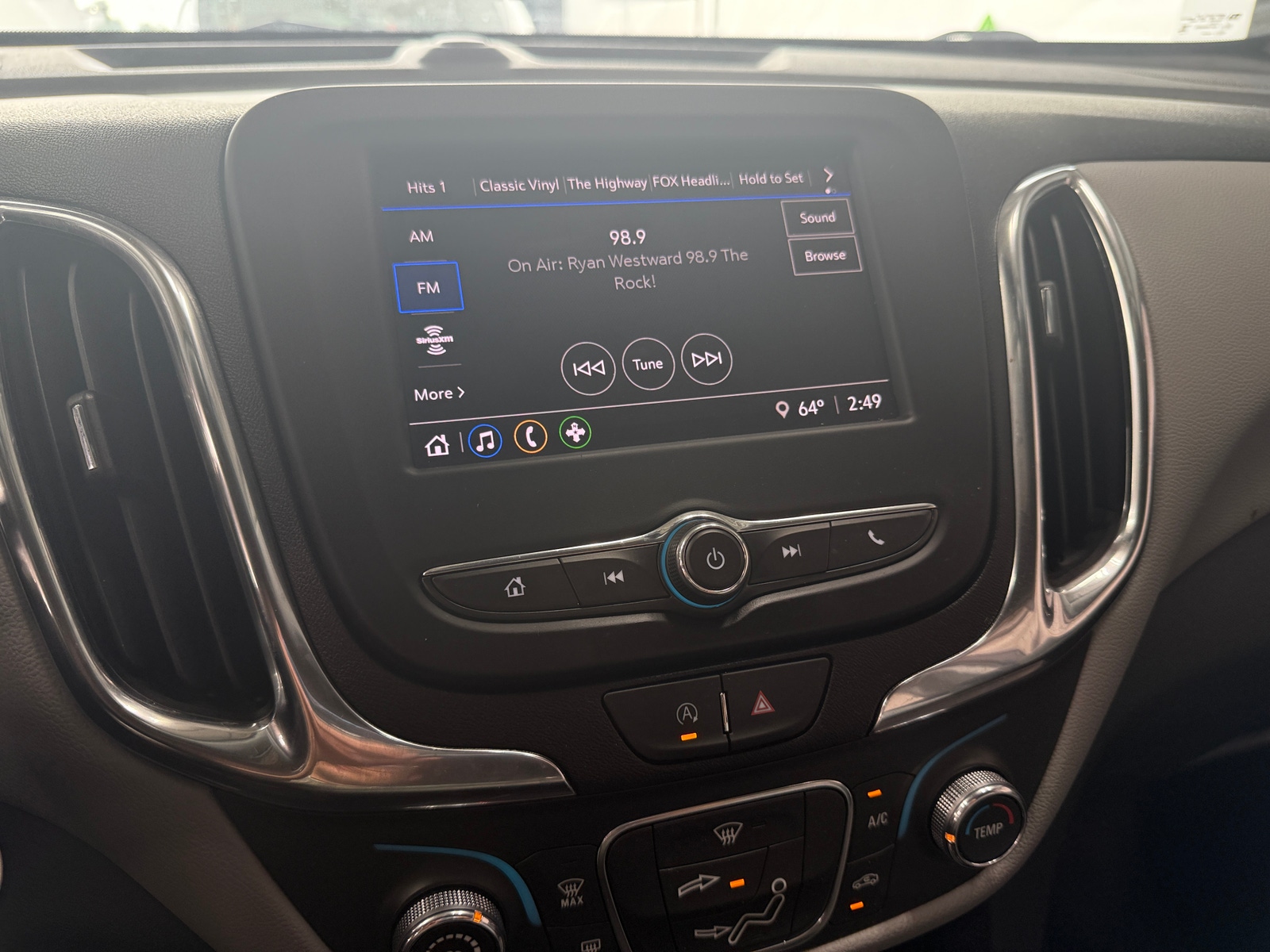 Thumbnail: 2023 Chevrolet Equinox - 4