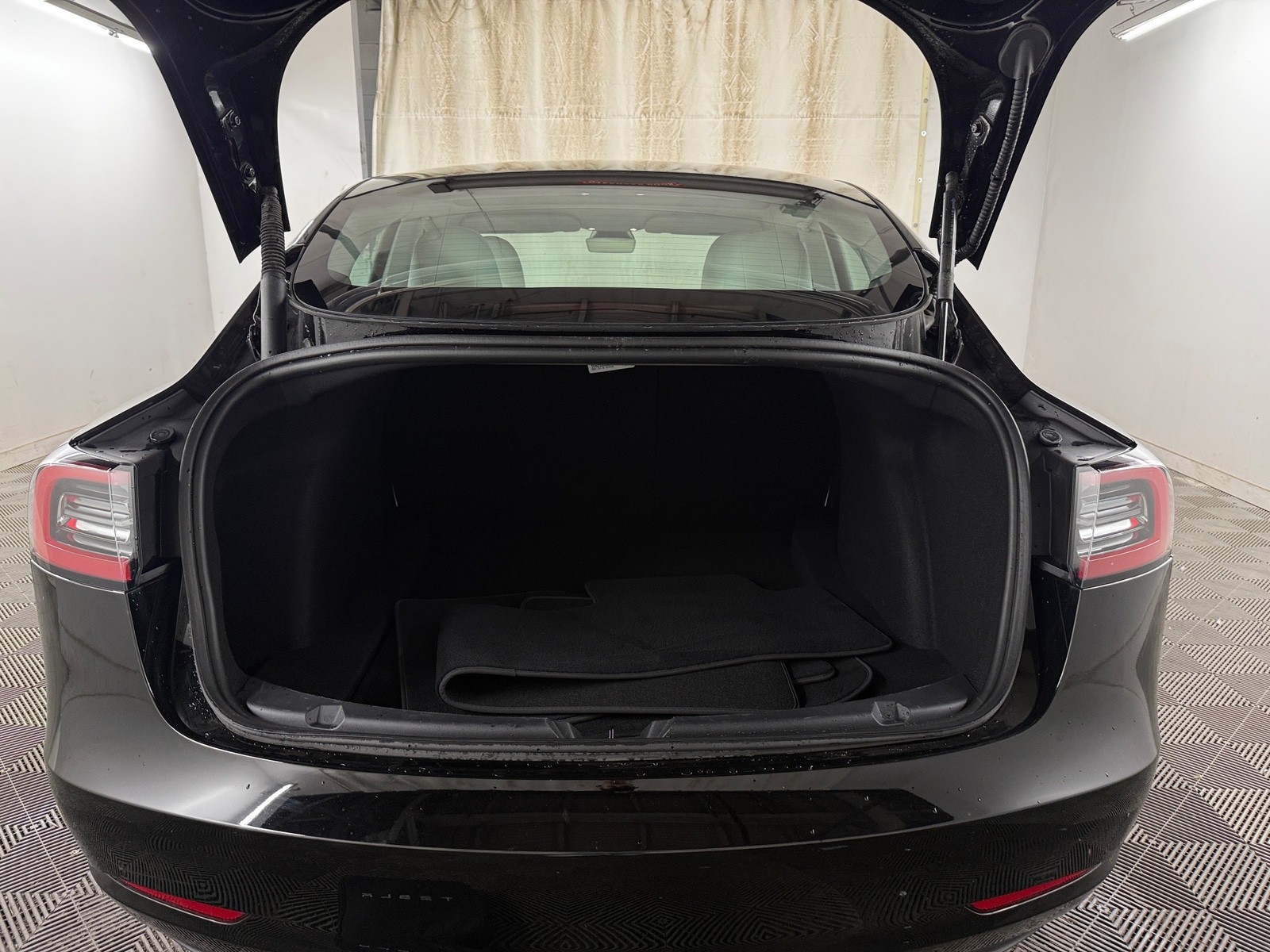 Thumbnail: 2023 Tesla Model 3 - 5