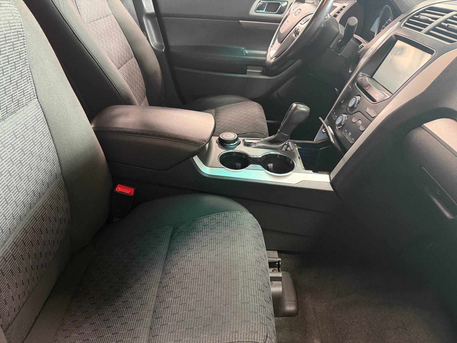 Thumbnail: 2015 Ford Explorer - 2