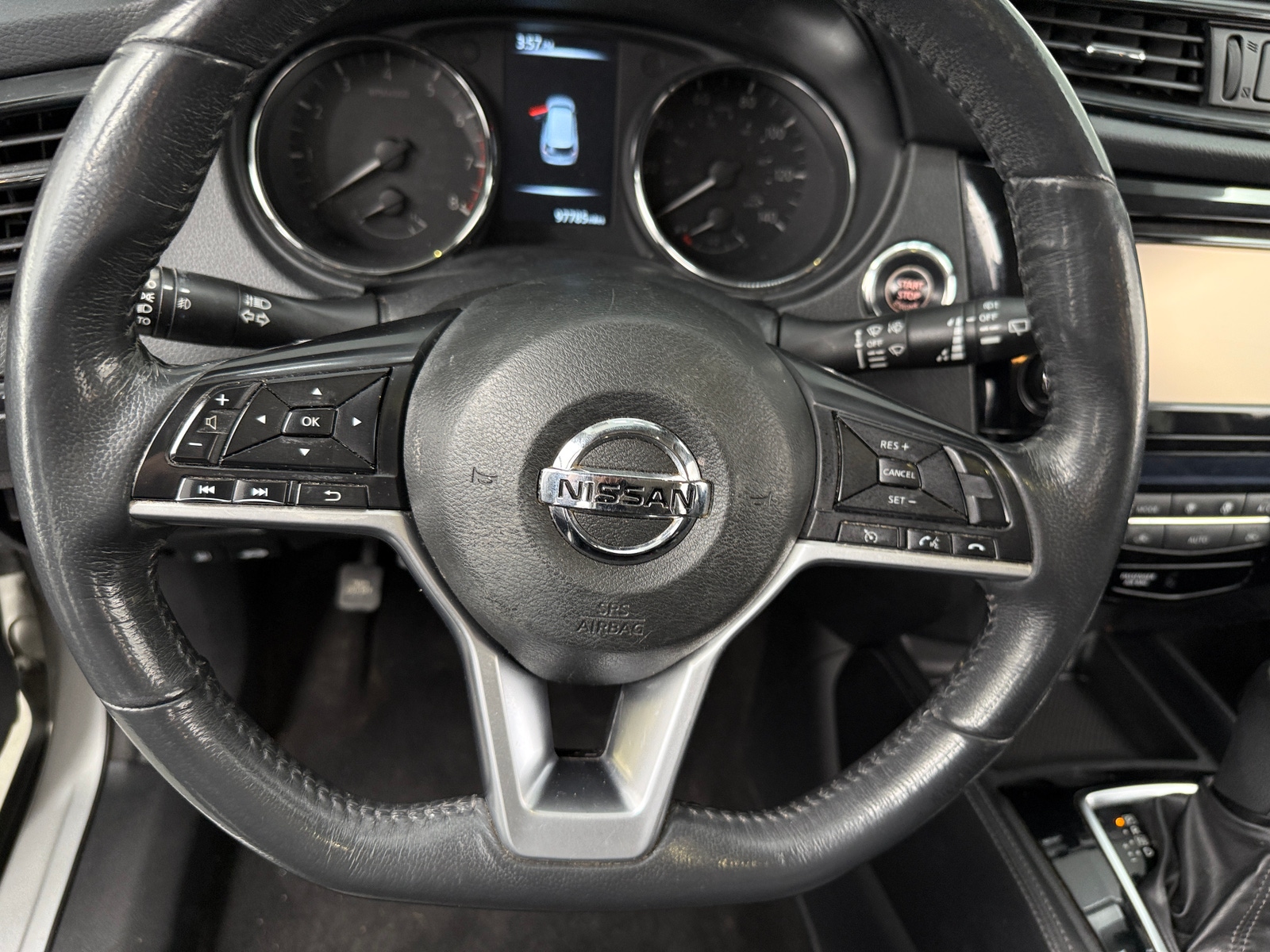 Thumbnail: 2017 Nissan Rogue - 4