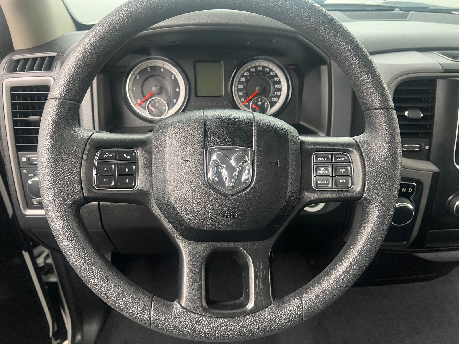Thumbnail: 2019 RAM 1500 Classic - 4