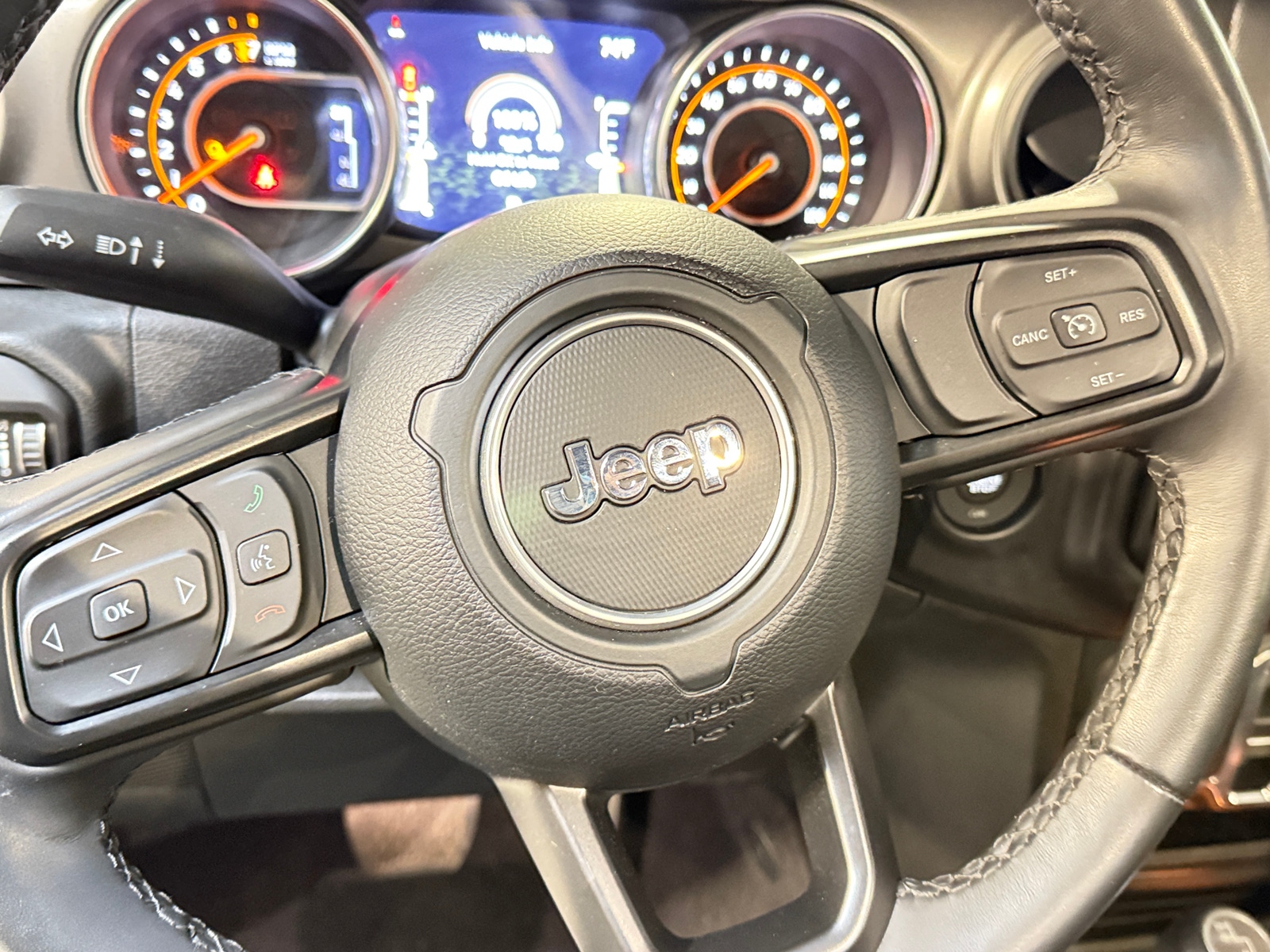 Thumbnail: 2023 Jeep Gladiator - 5