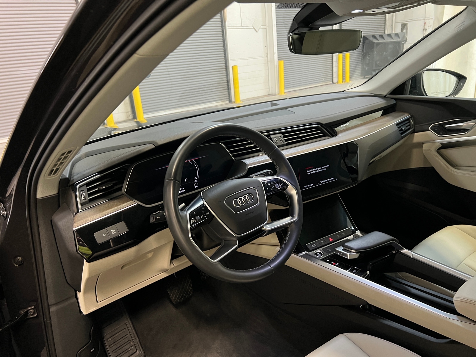 Thumbnail: 2024 Audi Q8 e-tron - 2