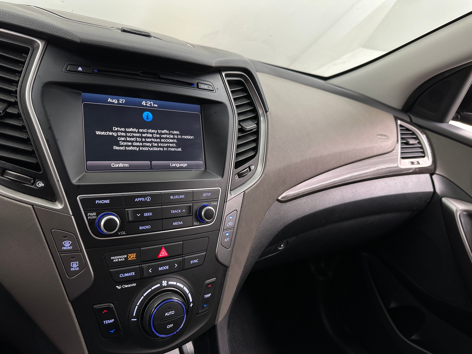 Thumbnail: 2017 Hyundai Santa Fe - 4