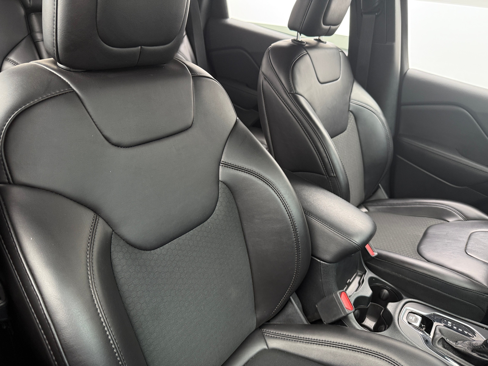 Thumbnail: 2019 Jeep Cherokee - 2
