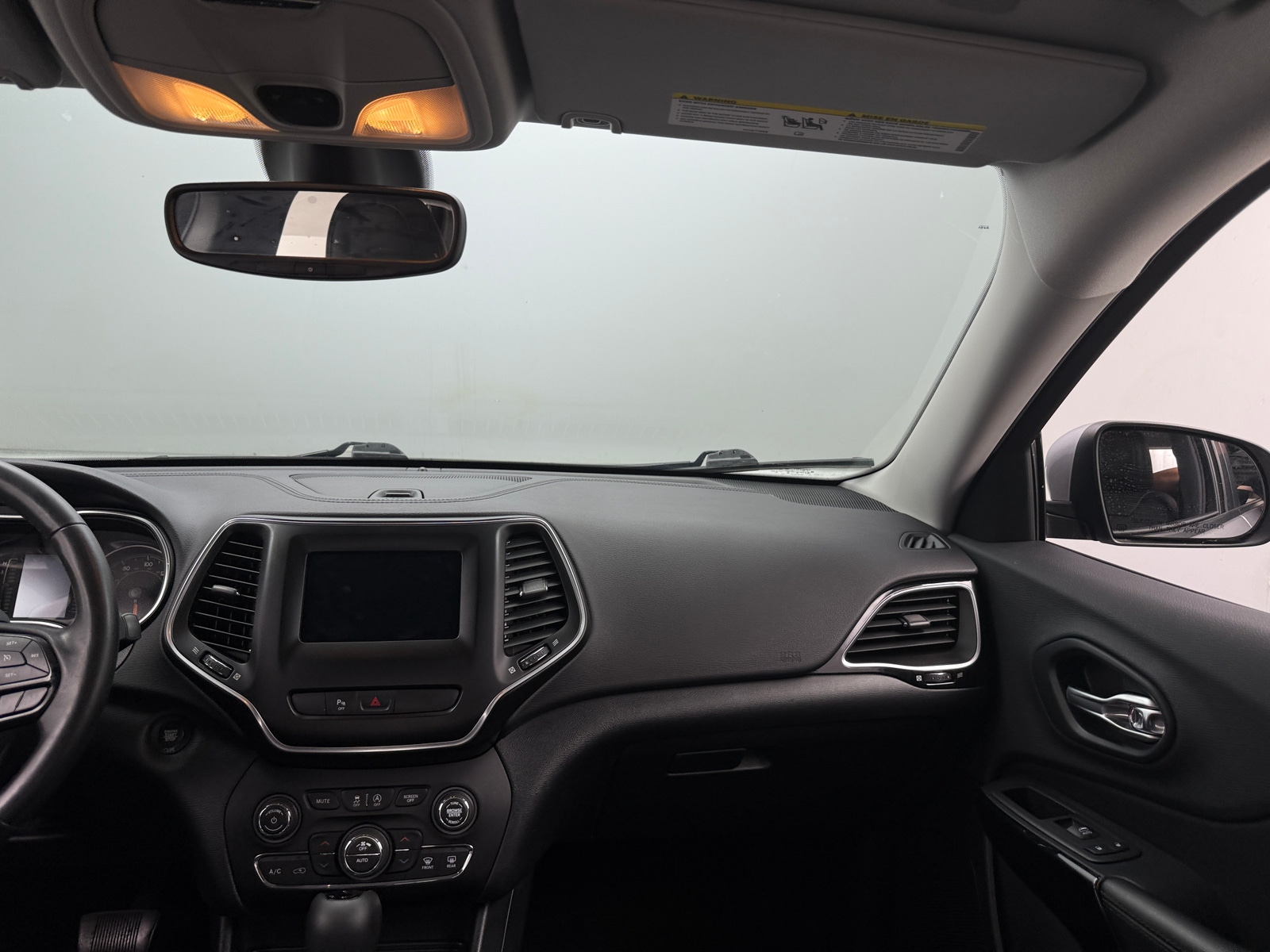 Thumbnail: 2019 Jeep Cherokee - 3