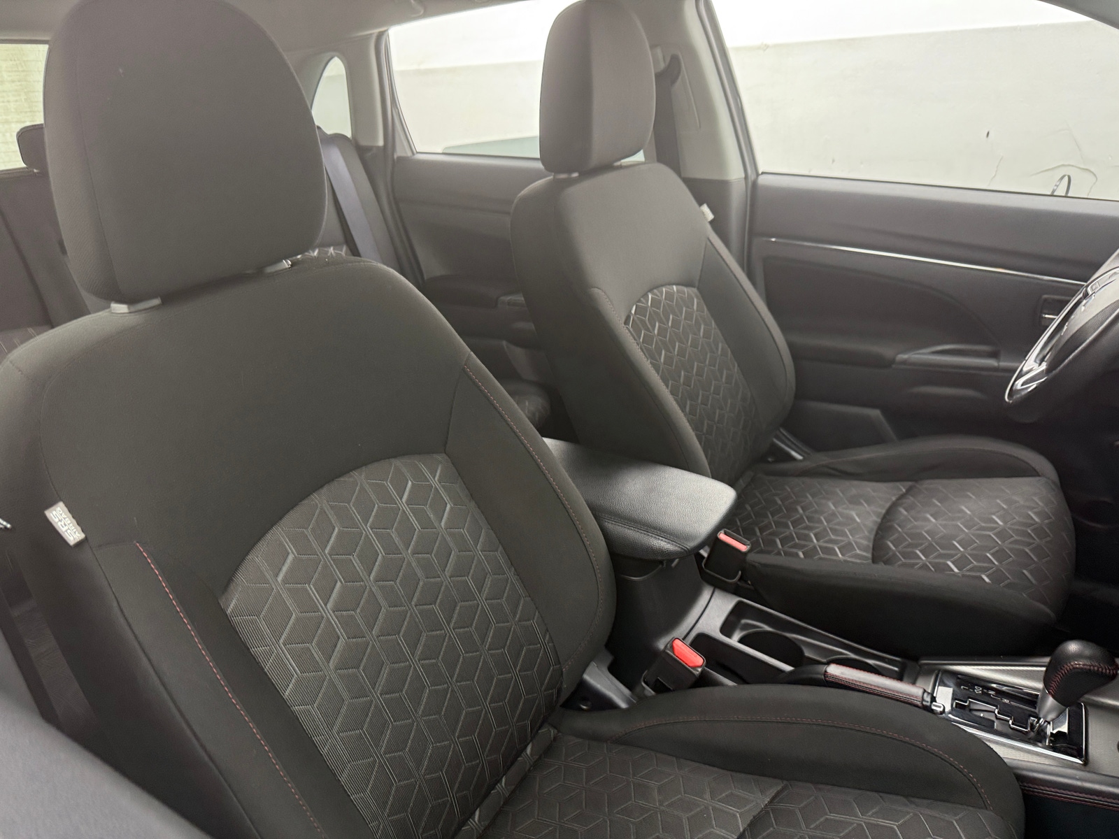 Thumbnail: 2023 Mitsubishi Outlander Sport - 2