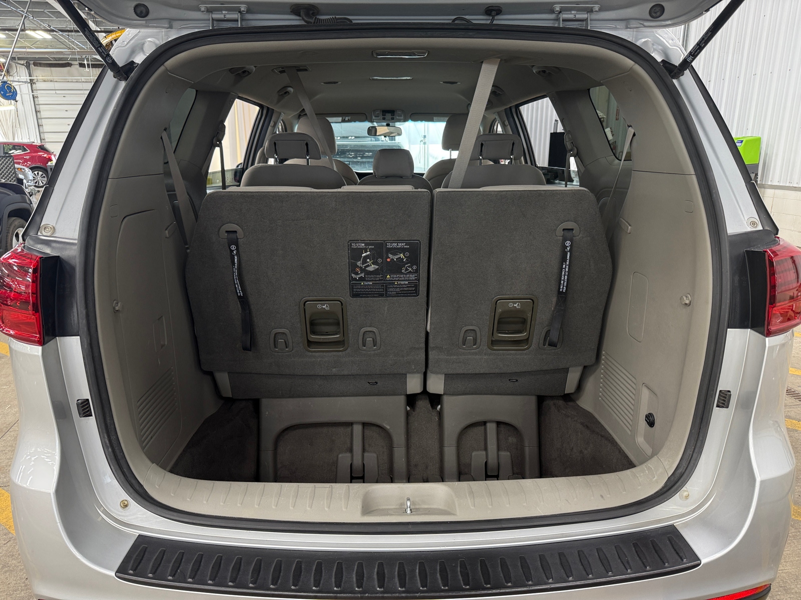 Thumbnail: 2019 Kia Sedona - 7