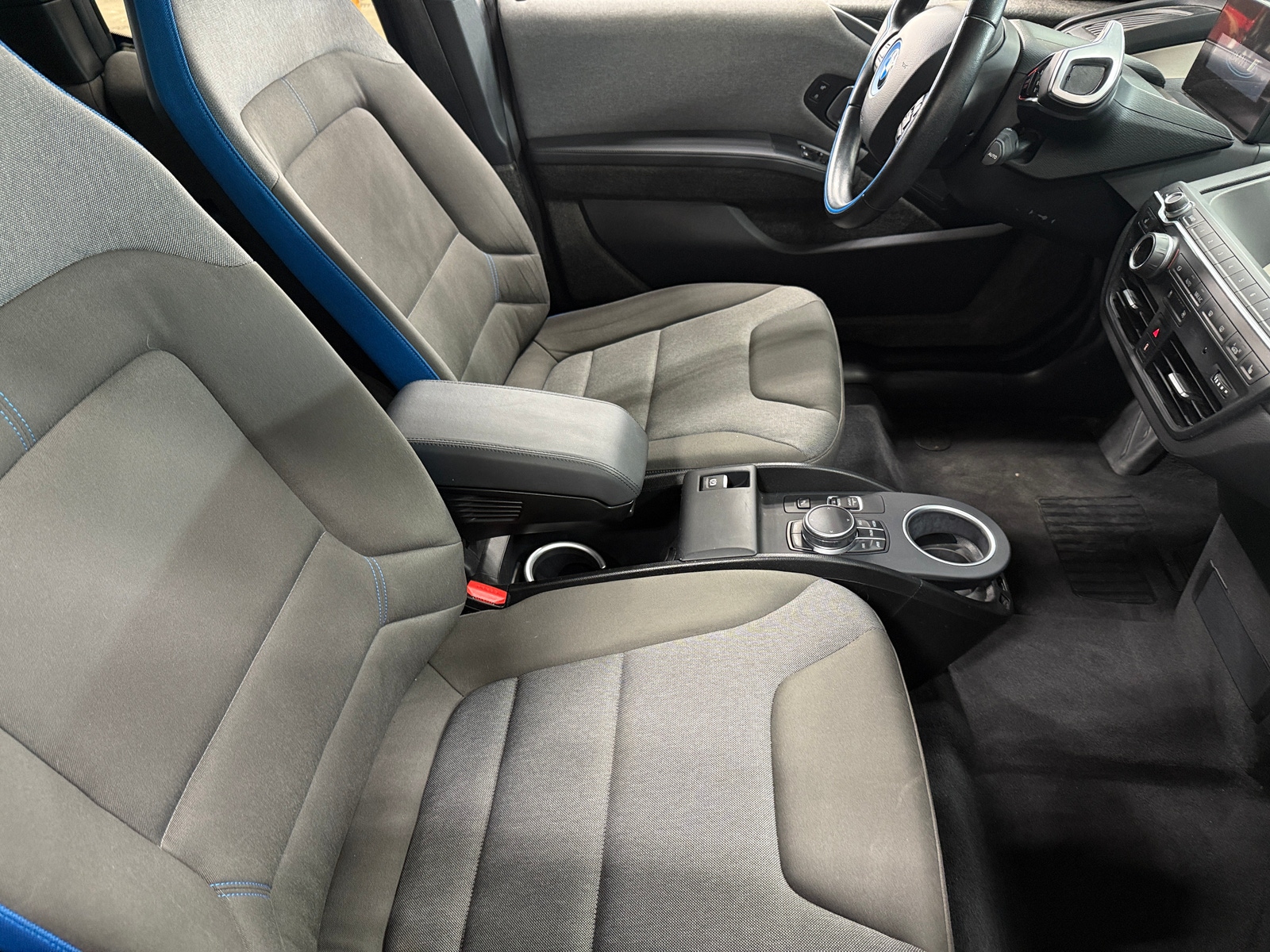 Thumbnail: 2018 BMW i3 - 2
