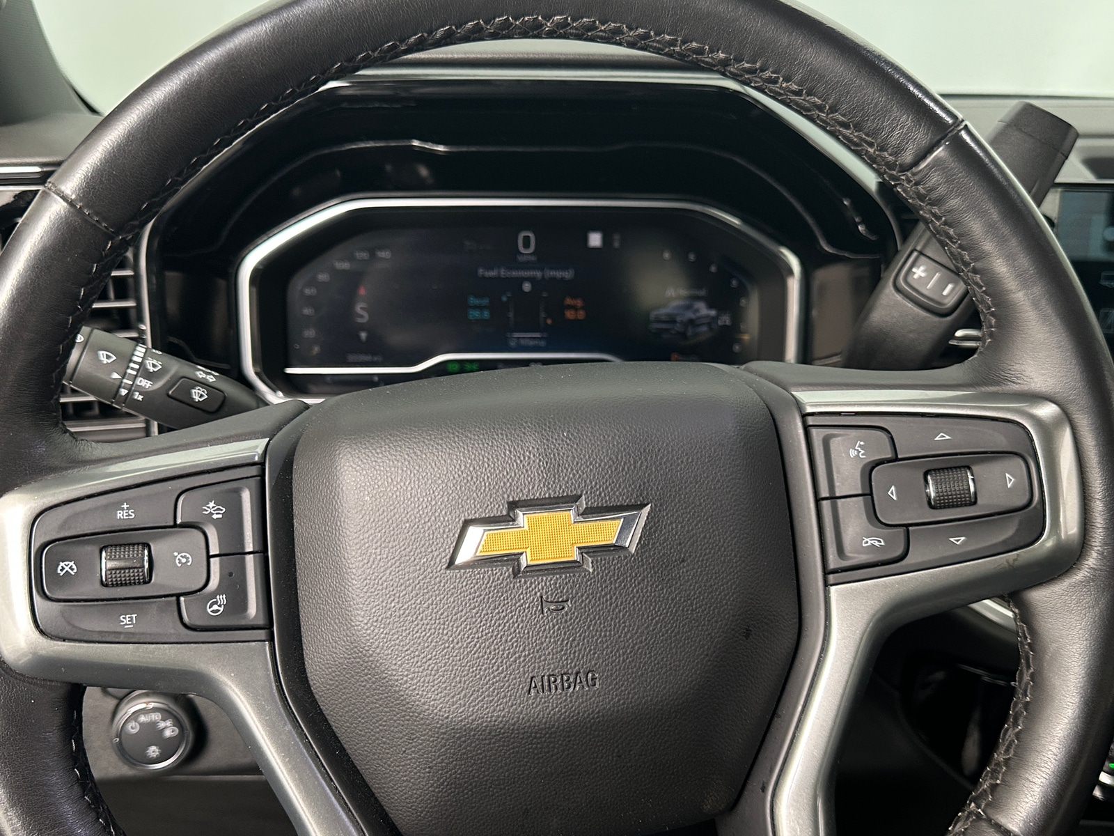 Thumbnail: 2022 Chevrolet Silverado 1500 - 5