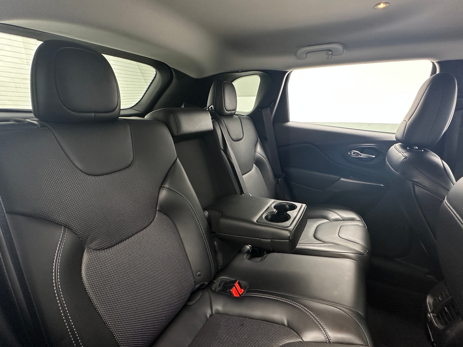 Thumbnail: 2019 Jeep Cherokee - 5