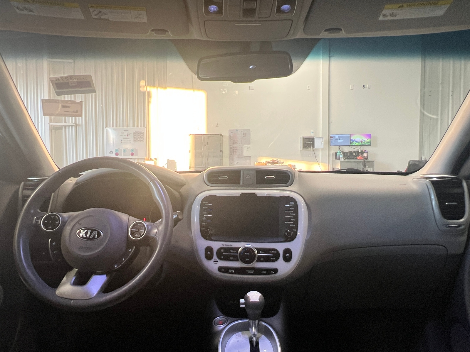 Thumbnail: 2016 Kia Soul EV - 2
