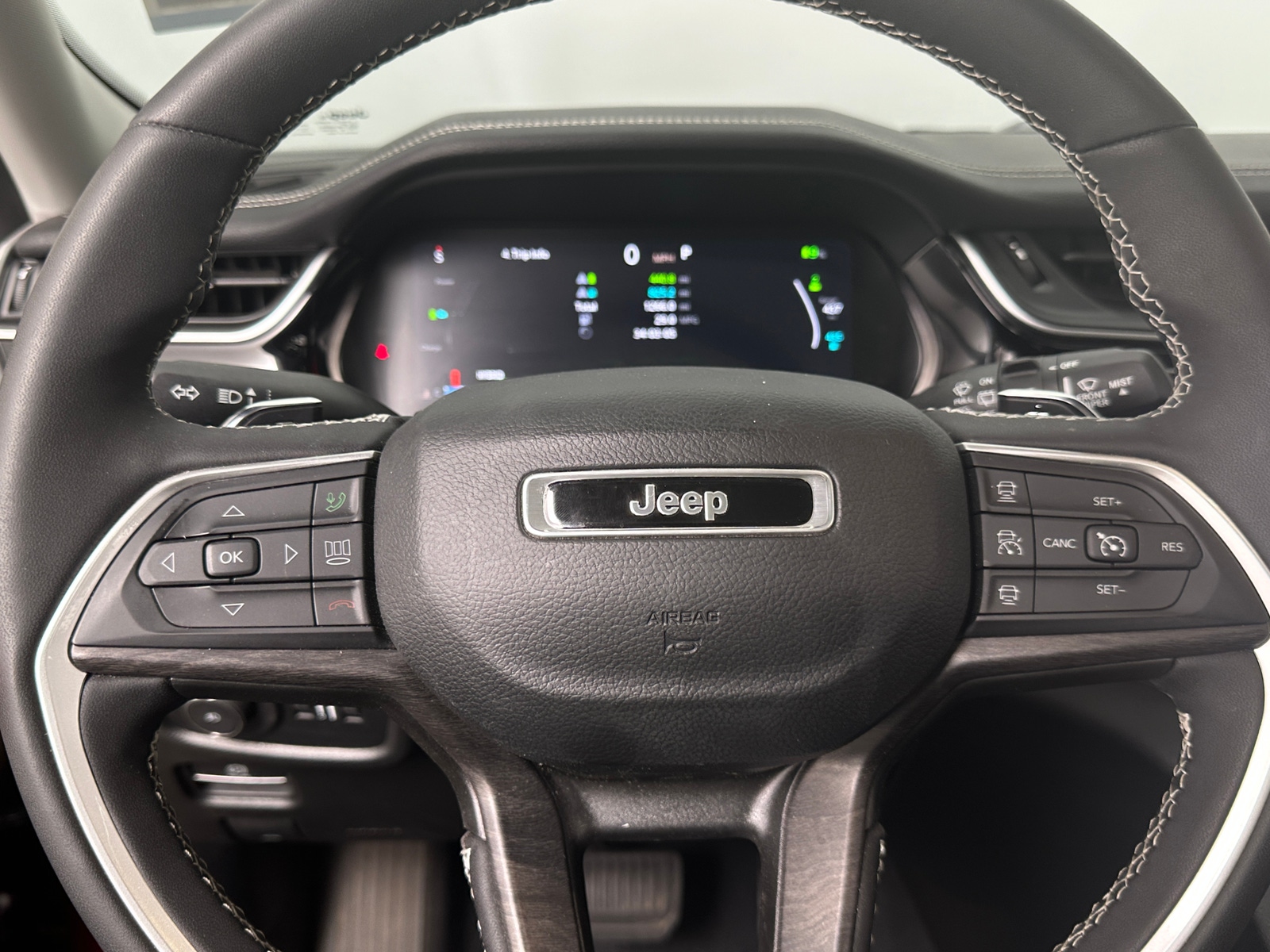 Thumbnail: 2023 Jeep Grand Cherokee - 4