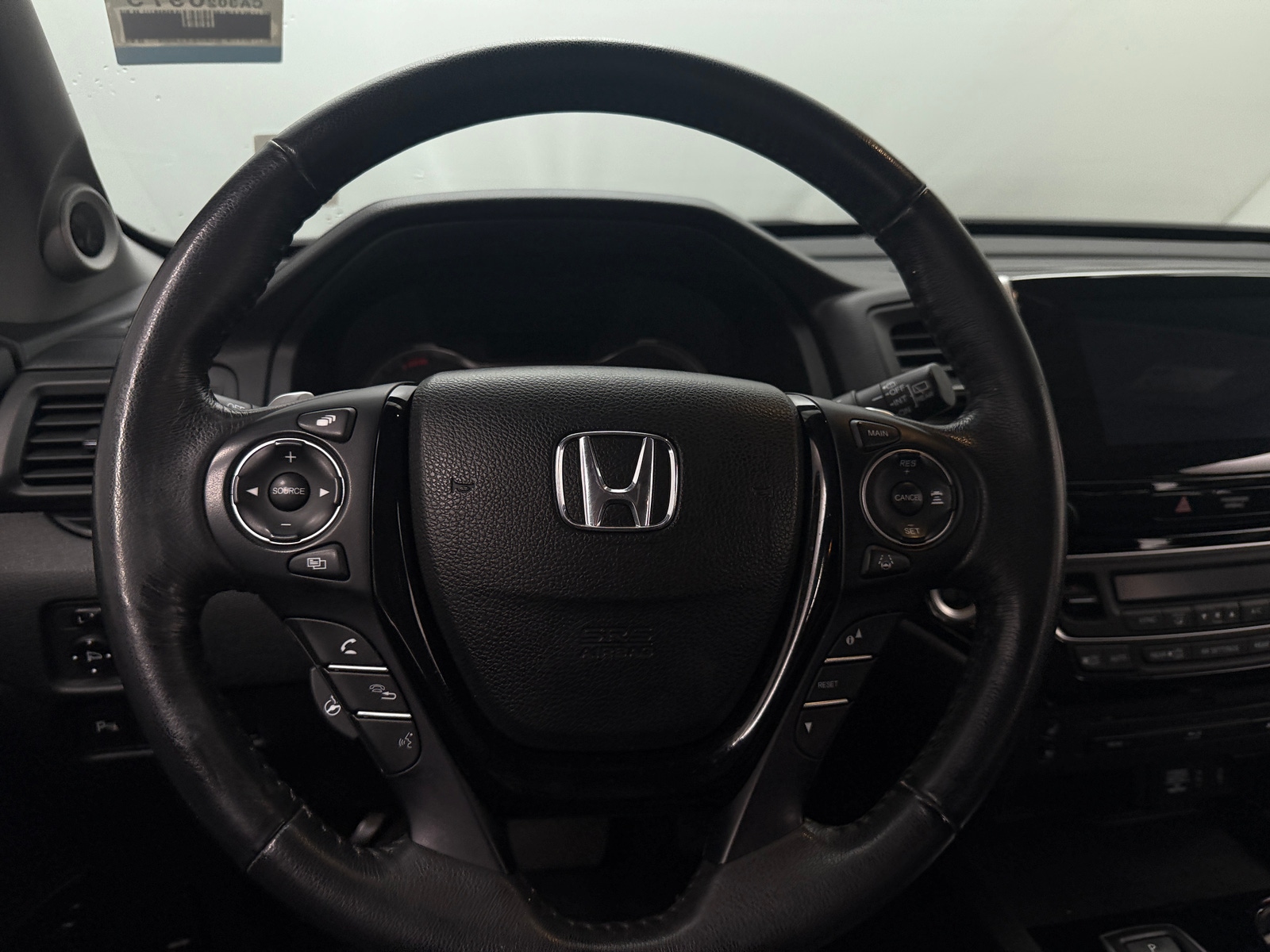 Thumbnail: 2017 Honda Pilot - 4