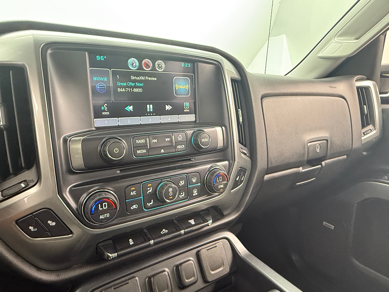 Thumbnail: 2015 Chevrolet Silverado 2500 - 3