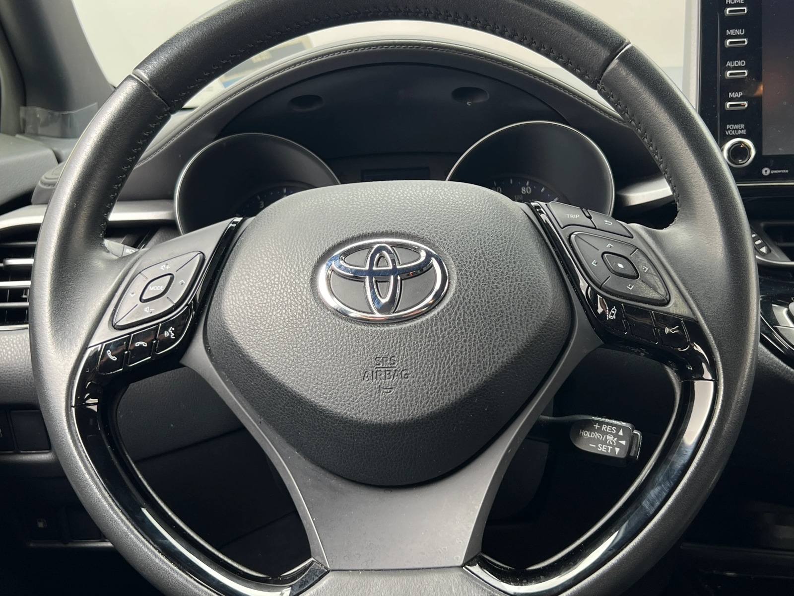 Thumbnail: 2022 Toyota C-HR - 5