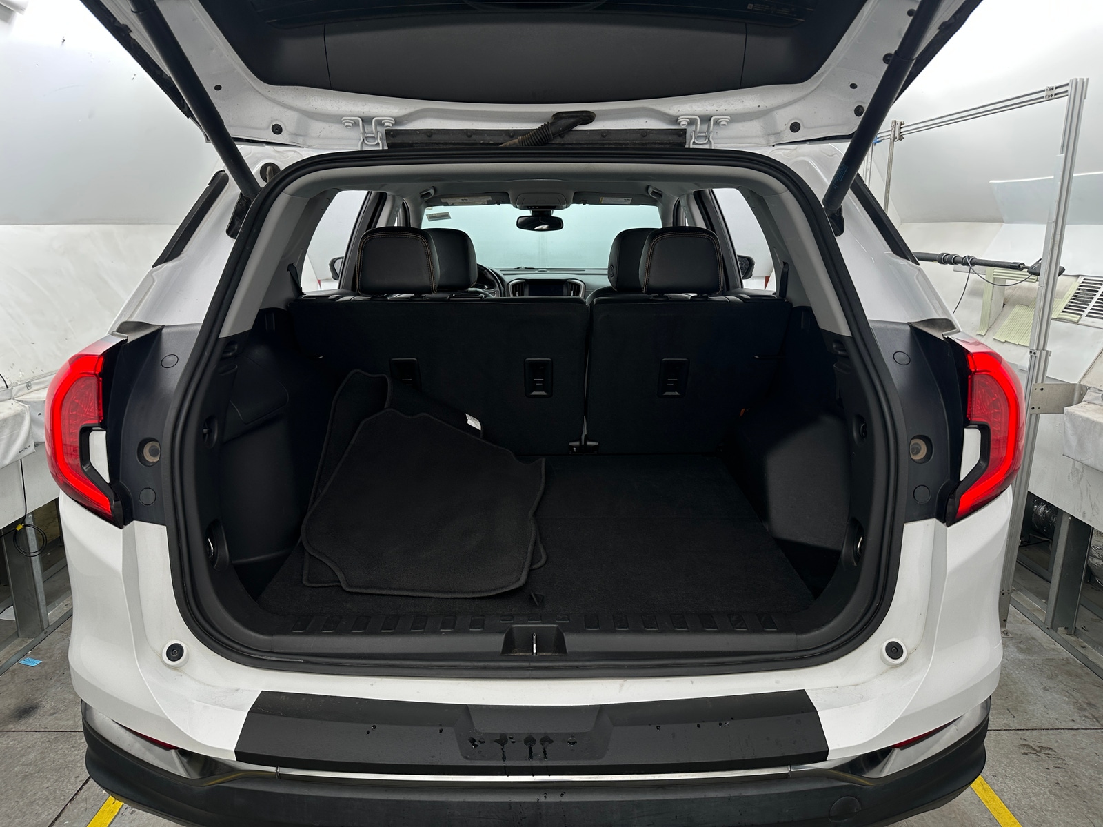 Thumbnail: 2023 GMC Terrain - 6
