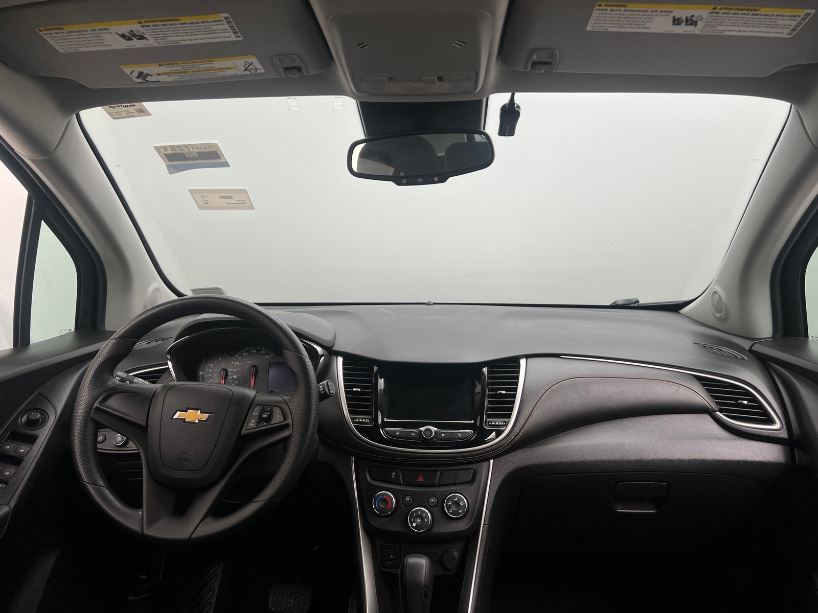Thumbnail: 2018 Chevrolet Trax - 3
