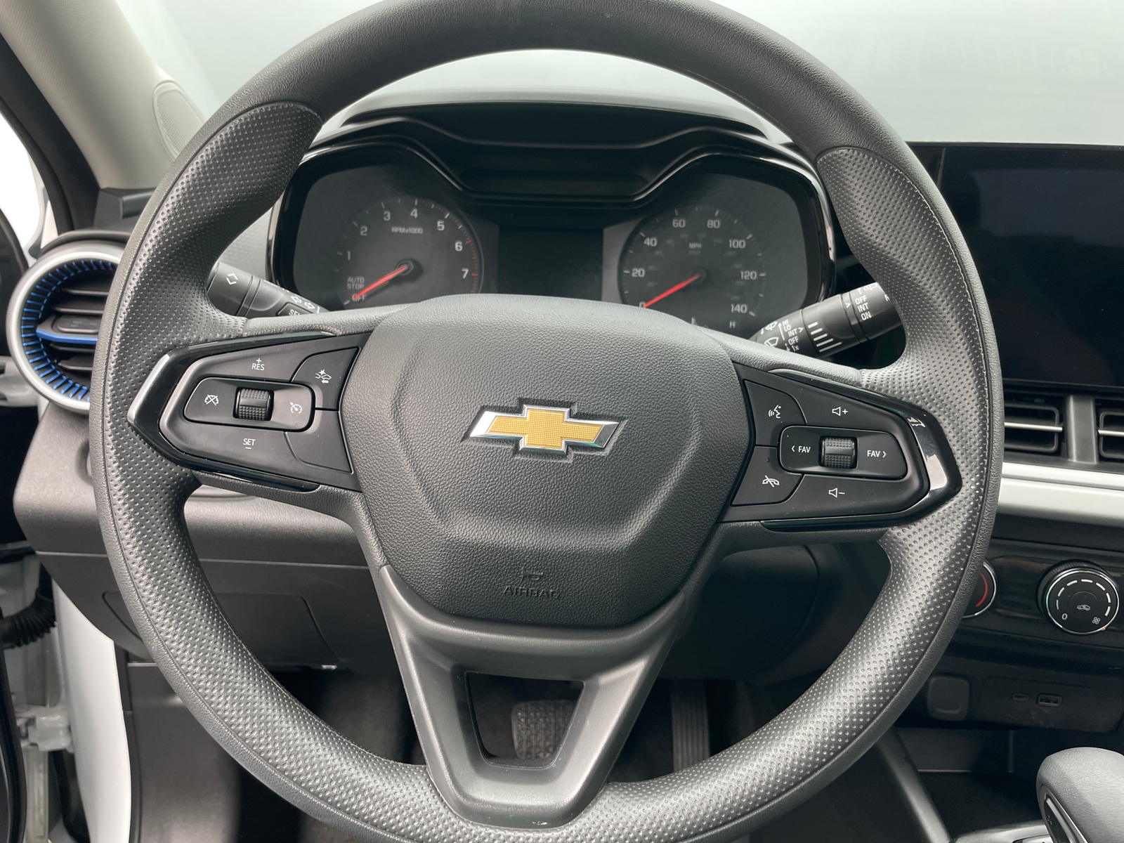 Thumbnail: 2025 Chevrolet Trax - 5