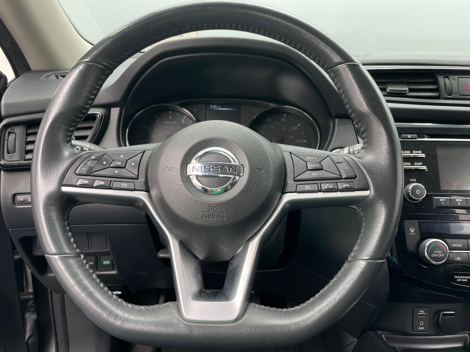 Thumbnail: 2017 Nissan Rogue - 5