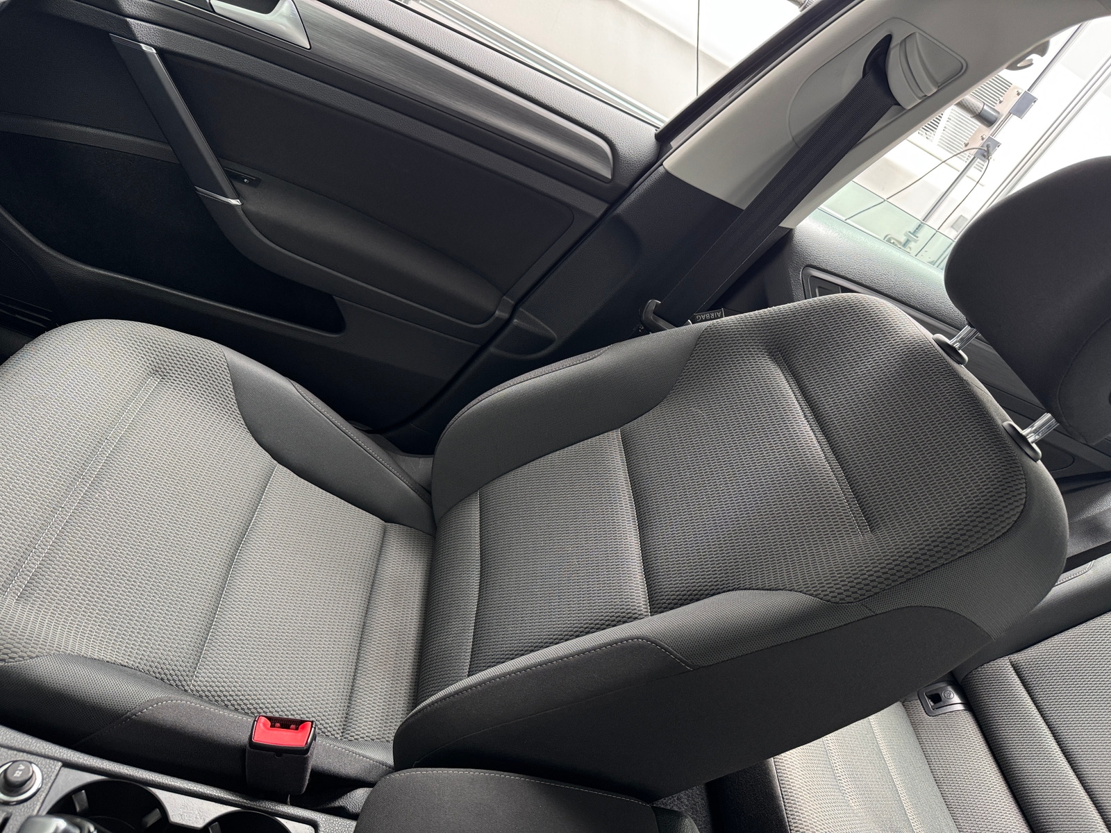Thumbnail: 2019 Volkswagen e-Golf - 2