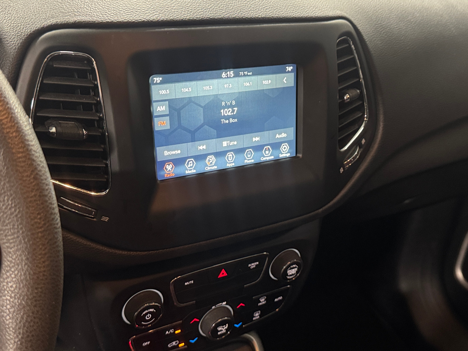 Thumbnail: 2020 Jeep Compass - 4