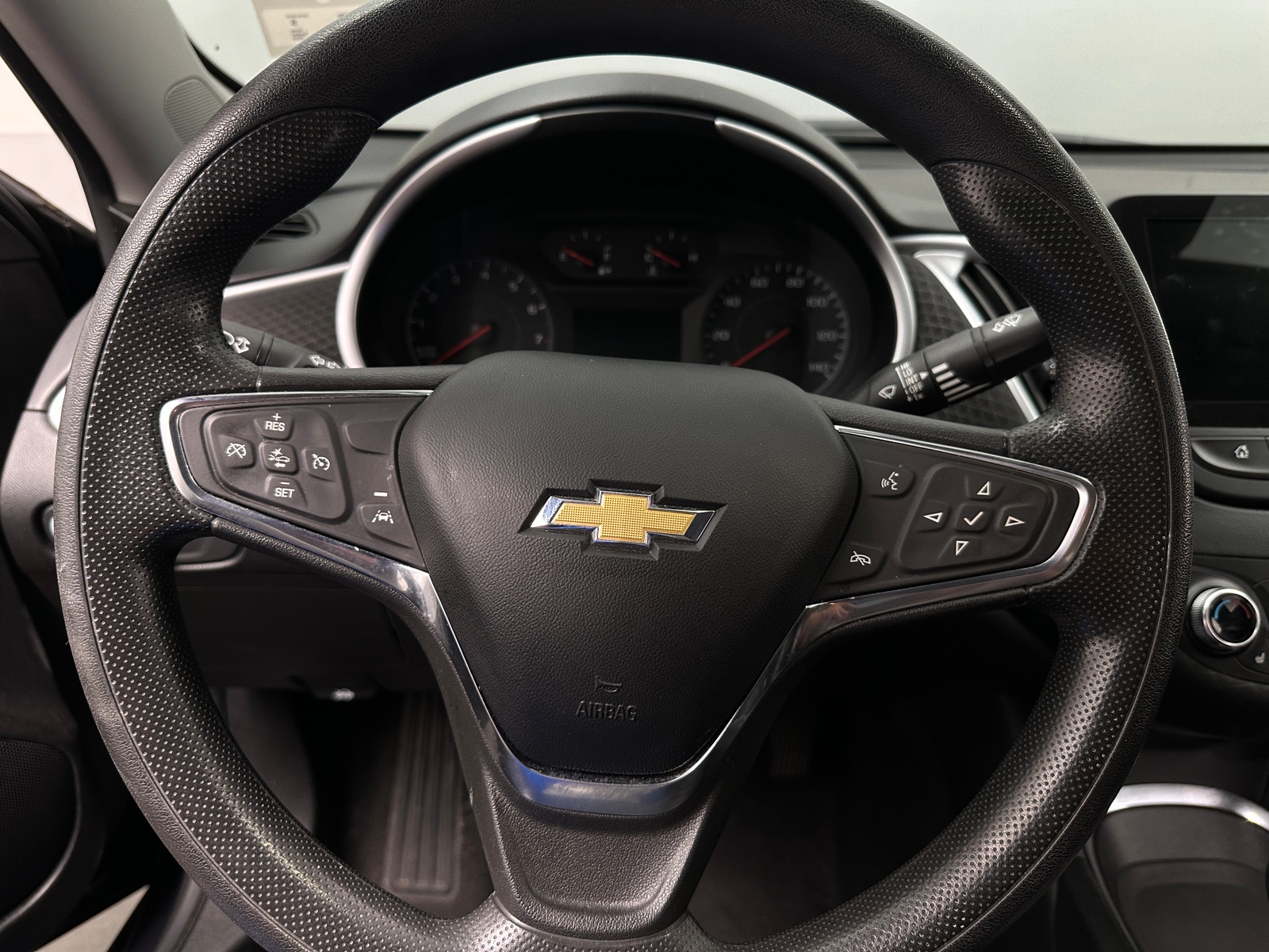 Thumbnail: 2023 Chevrolet Malibu - 5