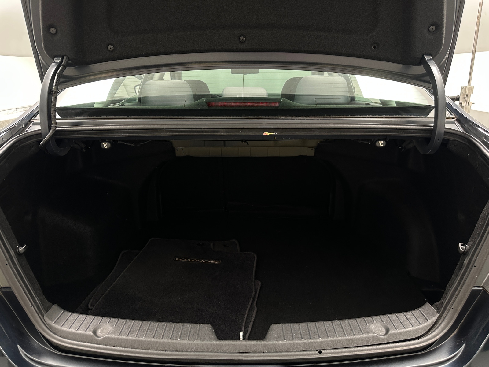 Thumbnail: 2011 Hyundai Sonata - 7