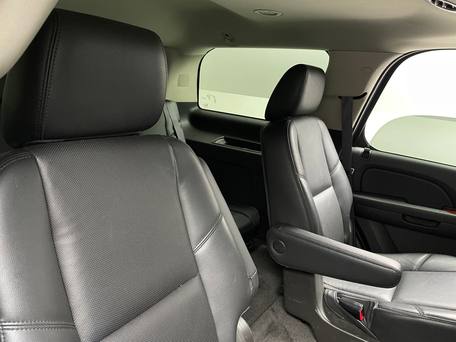 Thumbnail: 2014 Chevrolet Tahoe - 5