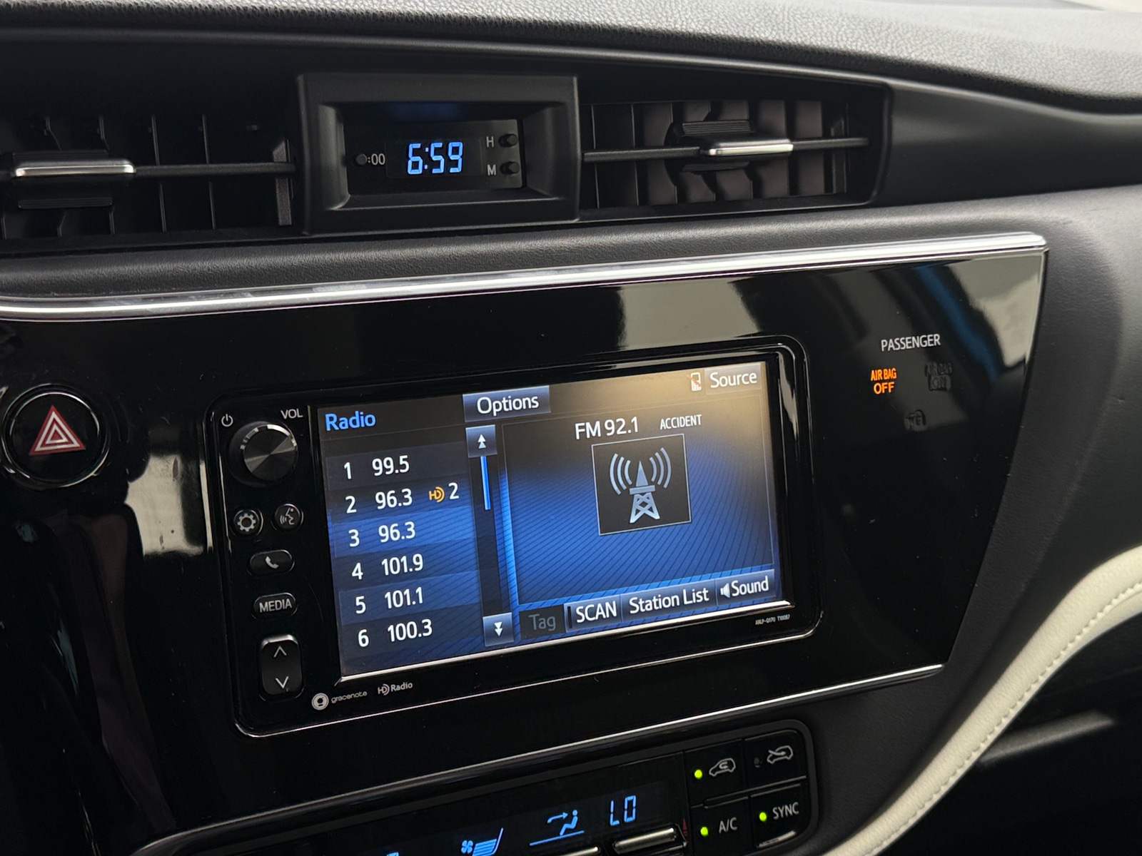 Thumbnail: 2017 Toyota Corolla iM - 4