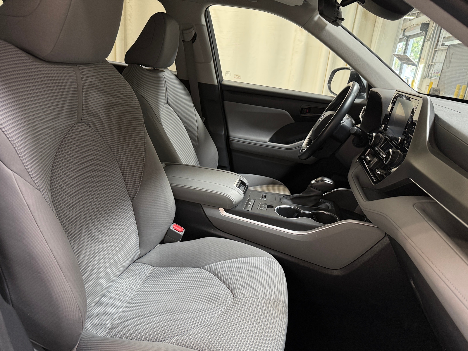 Thumbnail: 2020 Toyota Highlander - 2