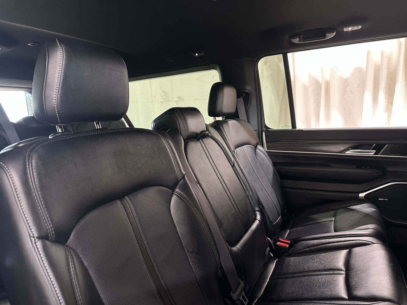 Thumbnail: 2024 Jeep Wagoneer - 5