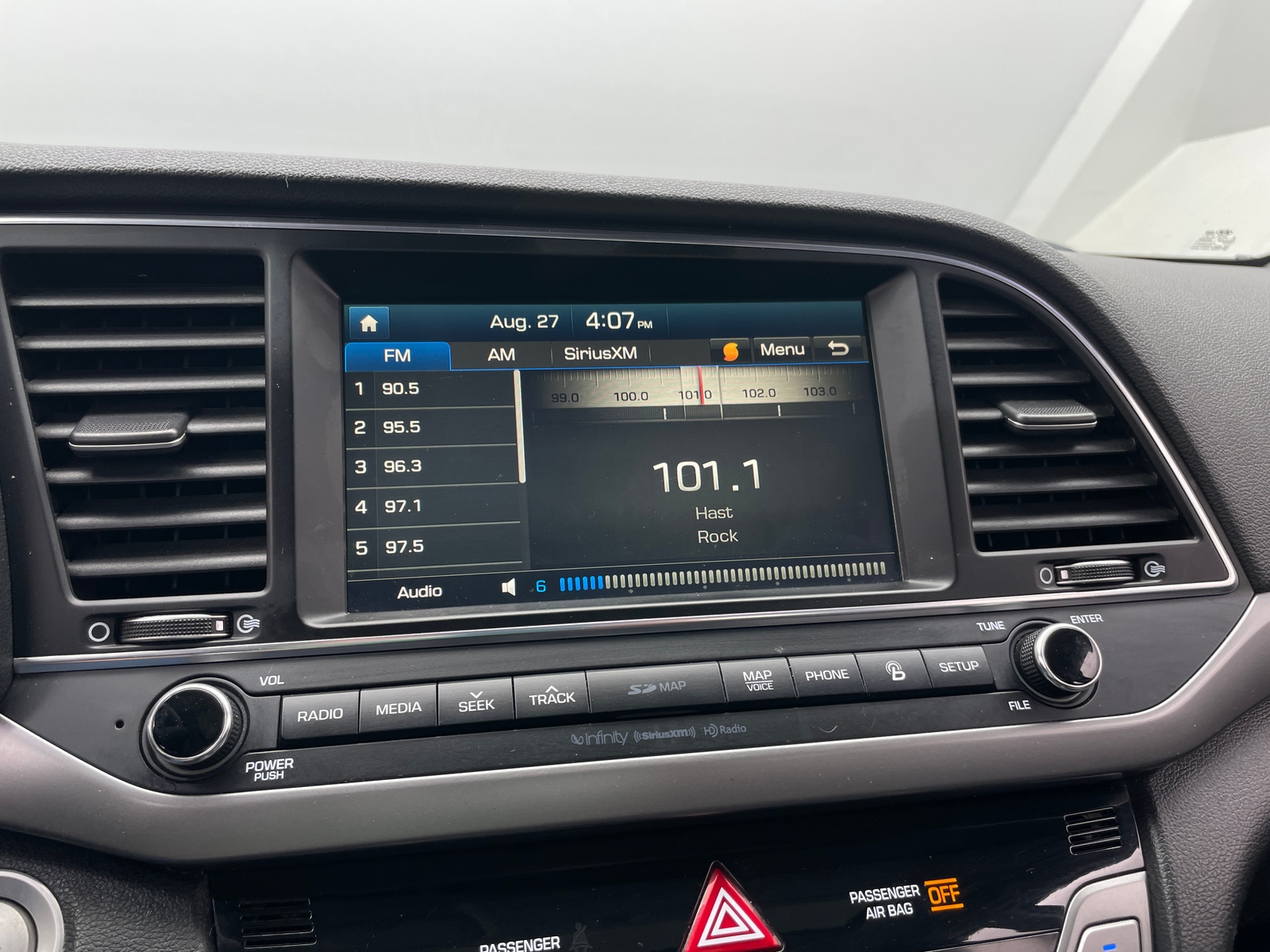 Thumbnail: 2017 Hyundai Elantra - 3